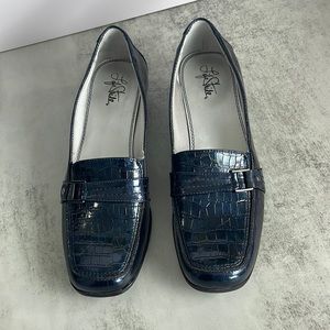 Life Stride blue loafers sz 11 M